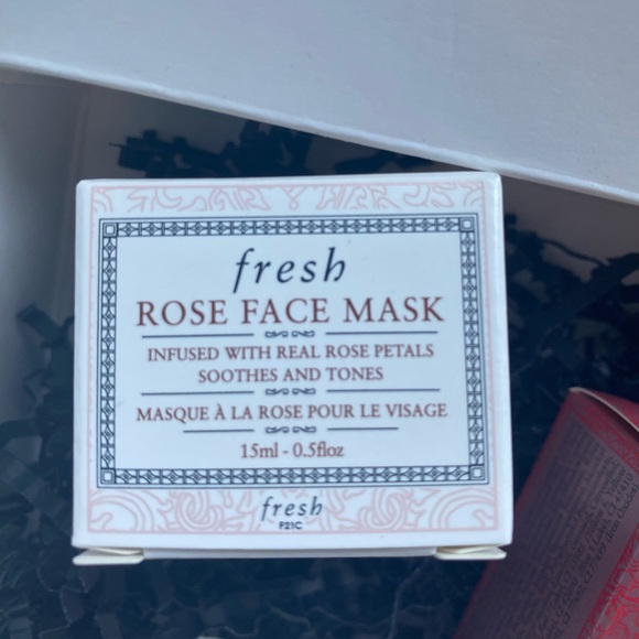 Fresh Rose Hydration Heaven Beauty Insider Set - Picture 2 of 10